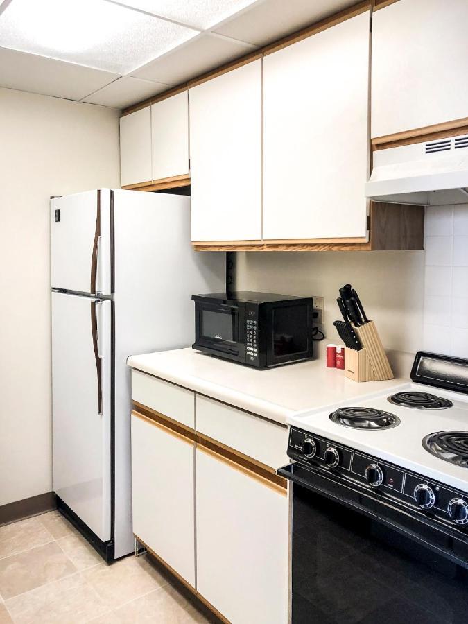 Short Term Rentals At The Park At Trowbridge Senior Community Southfield Luaran gambar