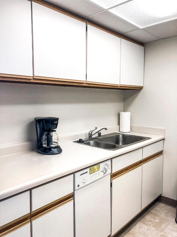 Short Term Rentals At The Park At Trowbridge Senior Community Southfield Luaran gambar