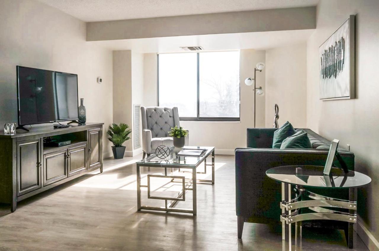 Short Term Rentals At The Park At Trowbridge Senior Community Southfield Luaran gambar
