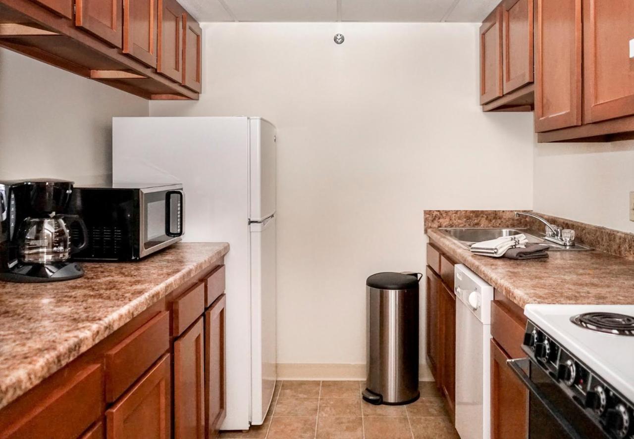 Short Term Rentals At The Park At Trowbridge Senior Community Southfield Luaran gambar