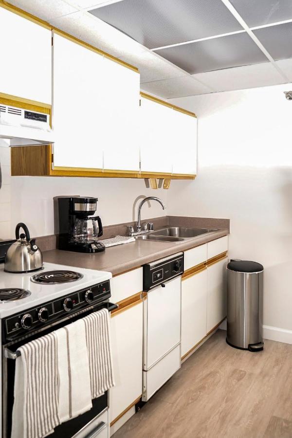 Short Term Rentals At The Park At Trowbridge Senior Community Southfield Luaran gambar
