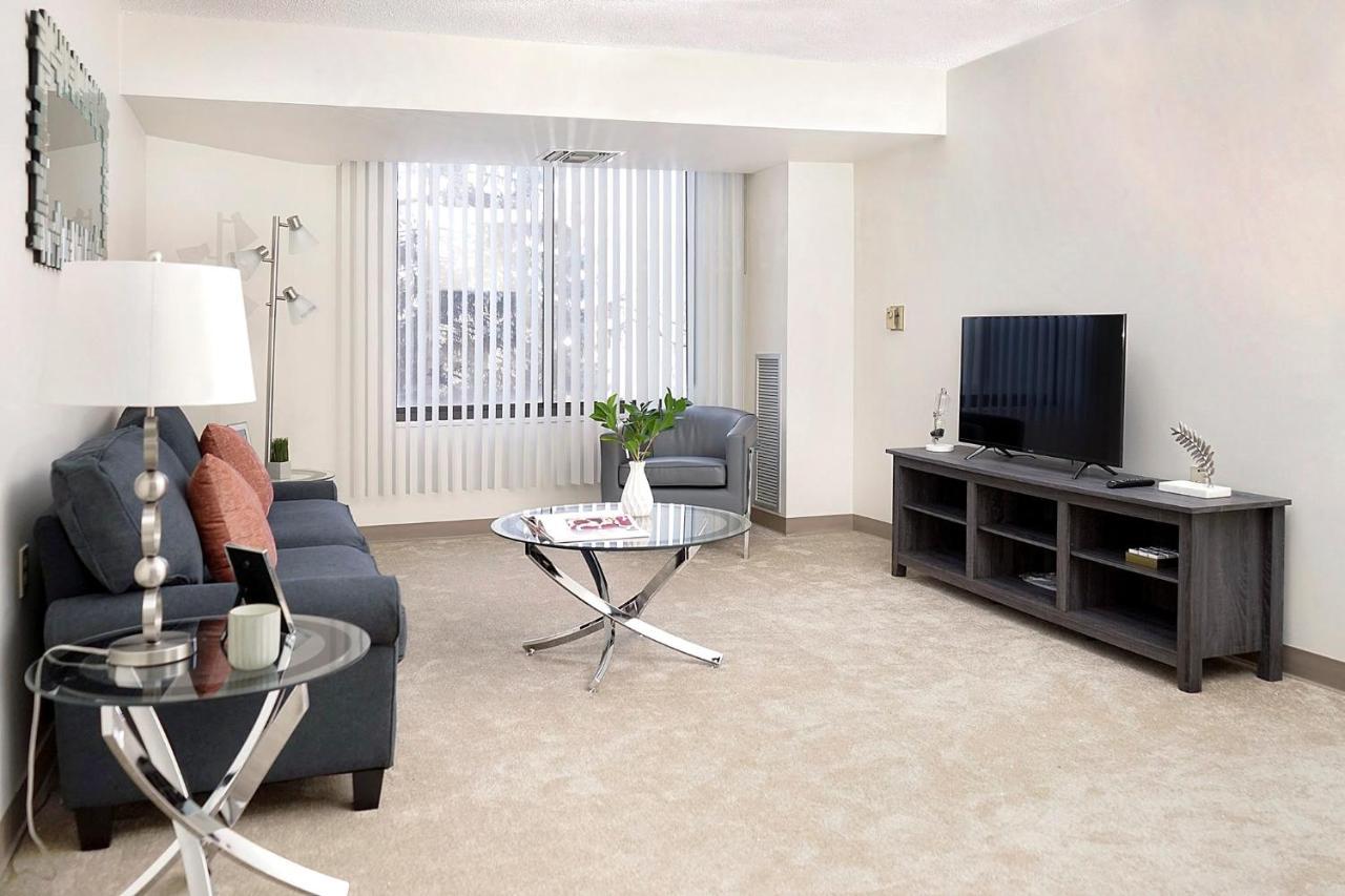 Short Term Rentals At The Park At Trowbridge Senior Community Southfield Luaran gambar