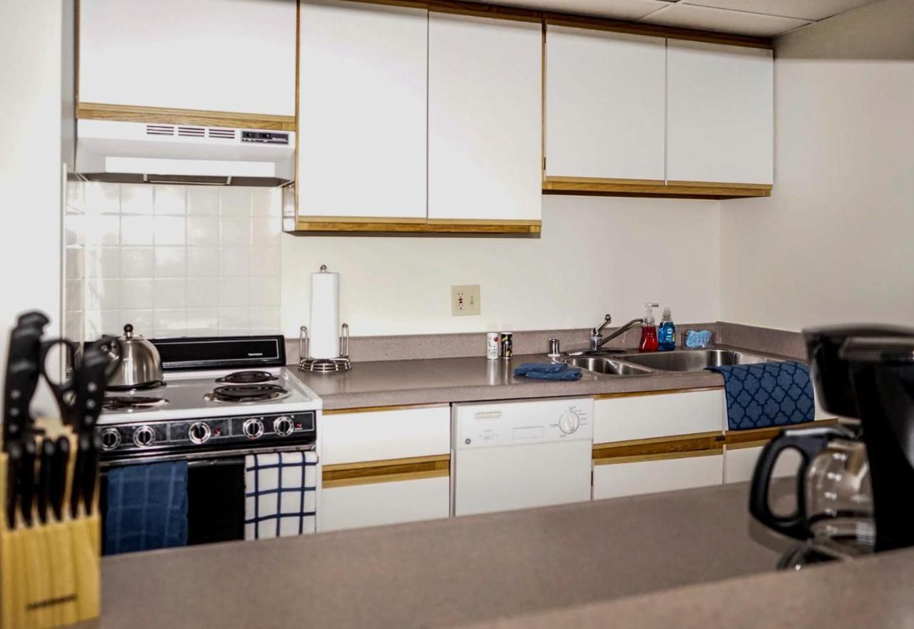Short Term Rentals At The Park At Trowbridge Senior Community Southfield Luaran gambar