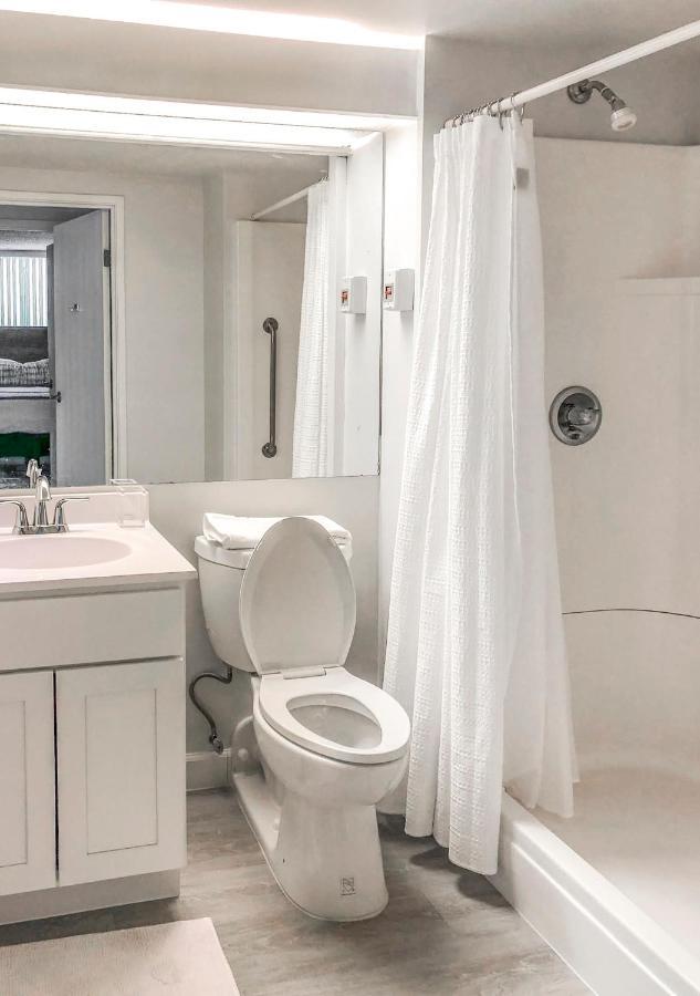 Short Term Rentals At The Park At Trowbridge Senior Community Southfield Luaran gambar